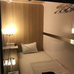 Standard Capsule Room Male